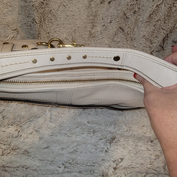 Coach cream colored bag. - Picture 5 of 12